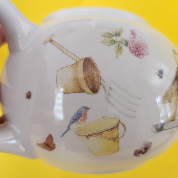 Teapot Hallmark Marjolein Bastin Nature's Sketchbook Gardening Pot Tools Birds - Picture 8 of 16